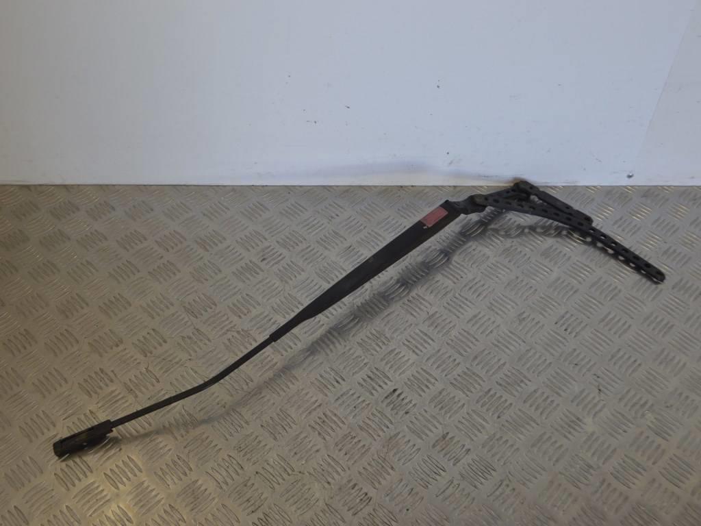 Щеткодержатель (поводок стеклоочистителя, дворник) Renault Scenic 2 (2003-2009) 8200422219