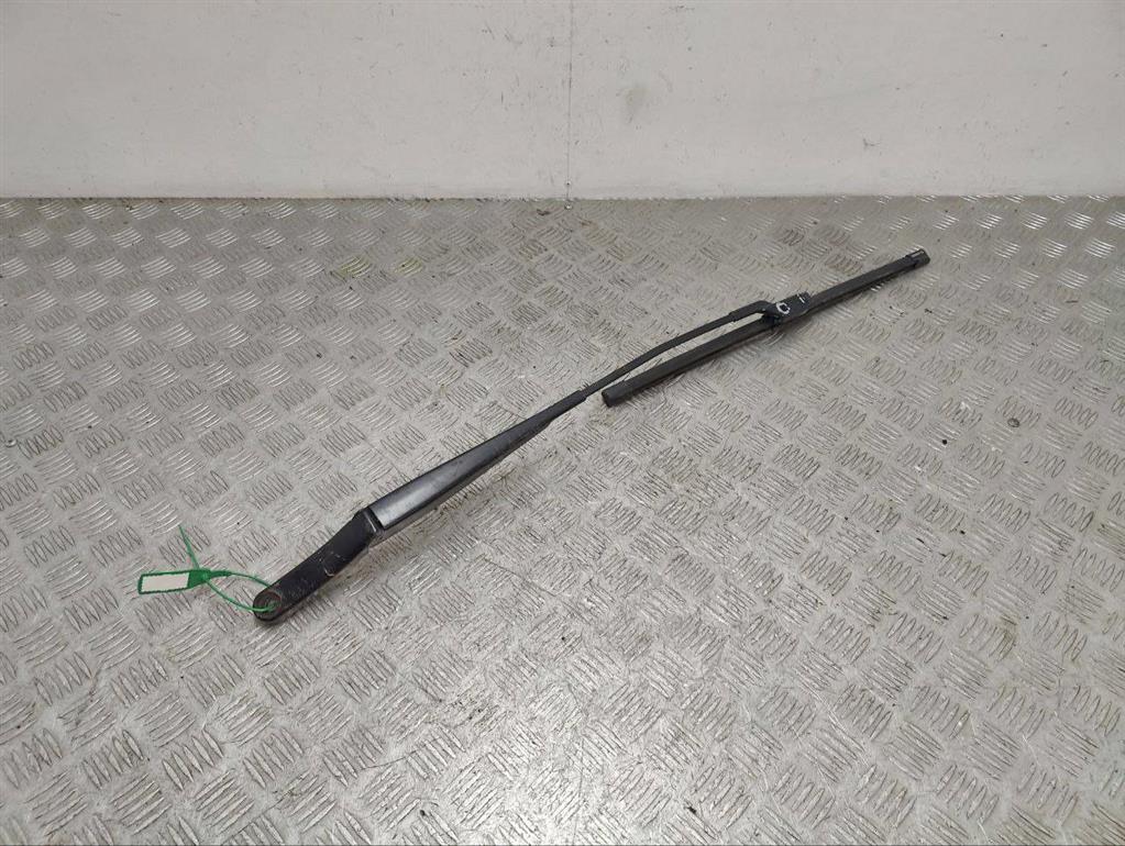 Щеткодержатель (поводок стеклоочистителя, дворник)