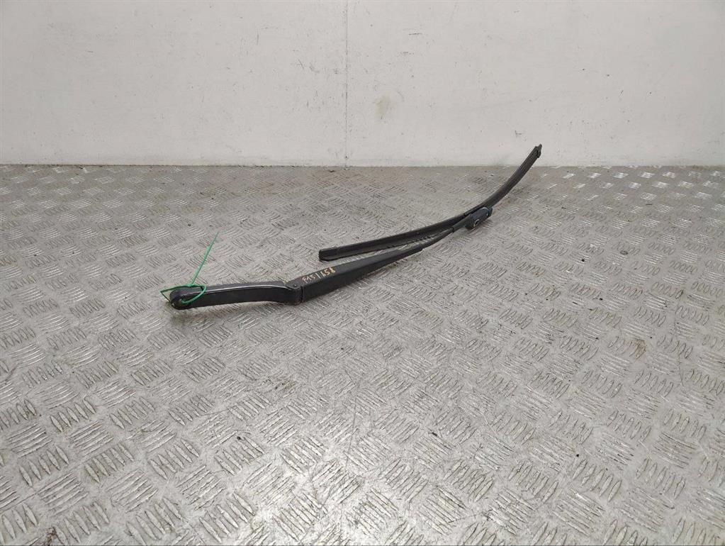 Щеткодержатель (поводок стеклоочистителя, дворник)