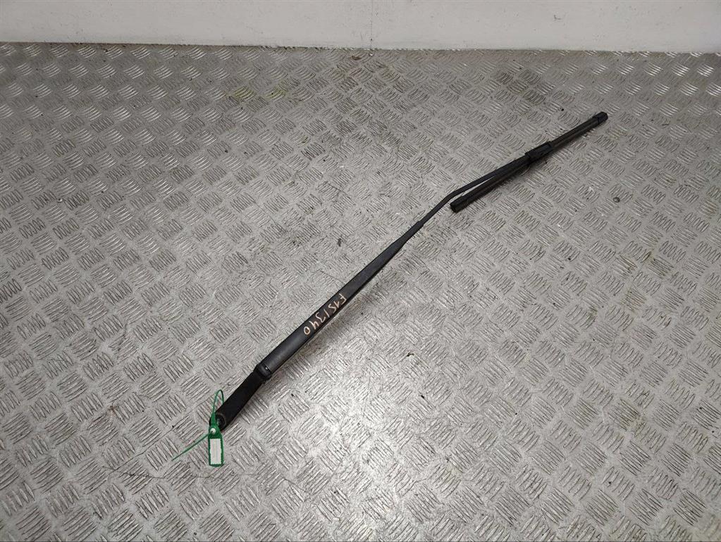 Щеткодержатель (поводок стеклоочистителя, дворник)