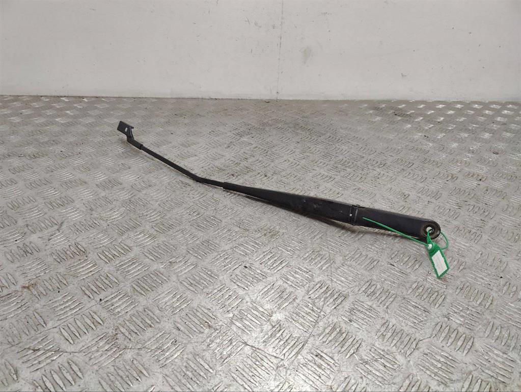 Щеткодержатель (поводок стеклоочистителя, дворник)