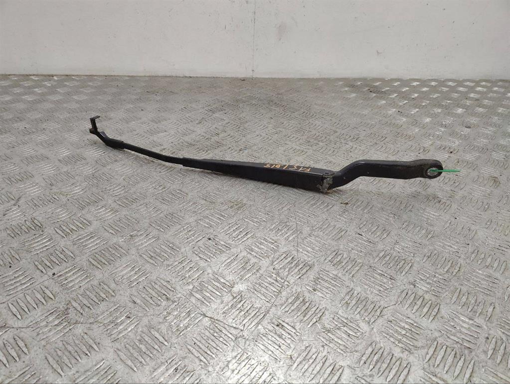 Щеткодержатель (поводок стеклоочистителя, дворник)