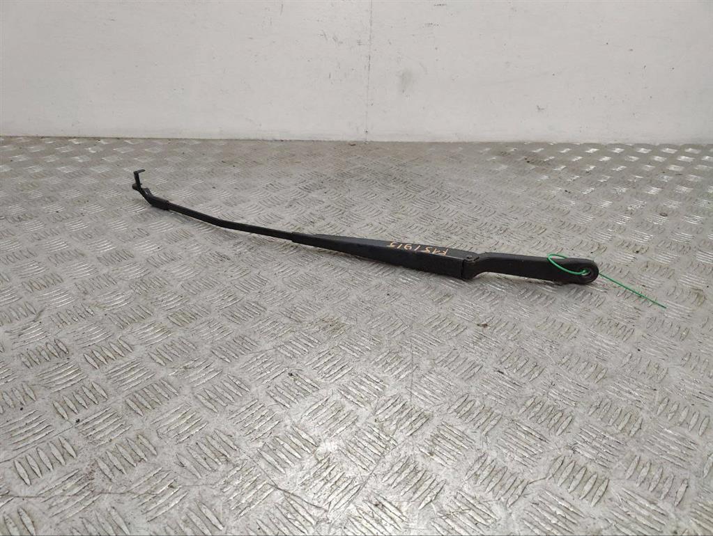 Щеткодержатель (поводок стеклоочистителя, дворник)