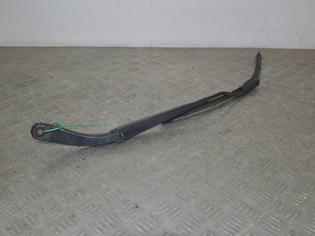 Щеткодержатель (поводок стеклоочистителя, дворник)