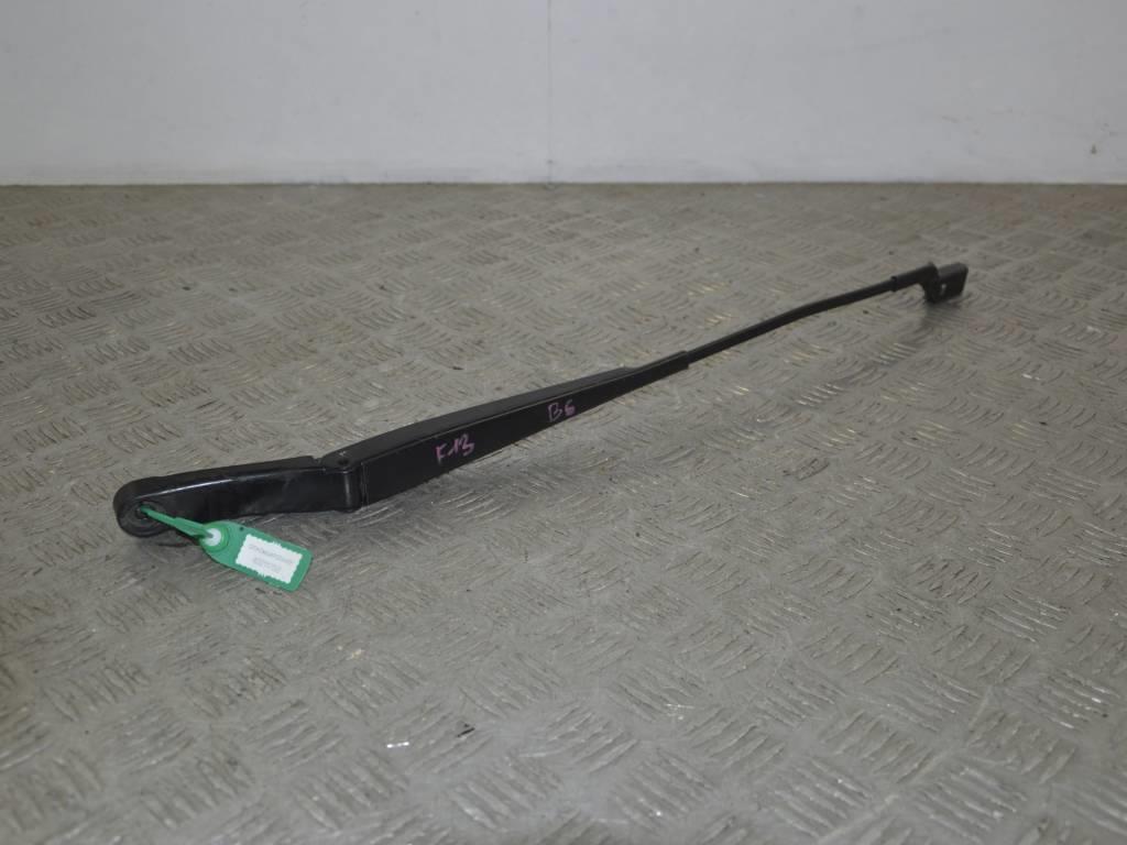 Щеткодержатель (поводок стеклоочистителя, дворник)