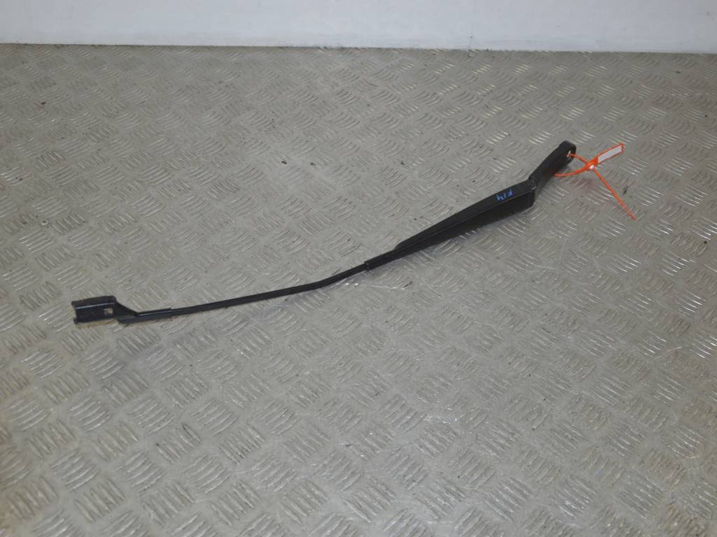 Щеткодержатель (поводок стеклоочистителя, дворник)