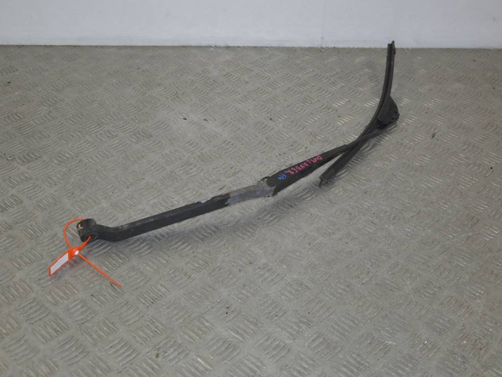 Щеткодержатель (поводок стеклоочистителя, дворник)