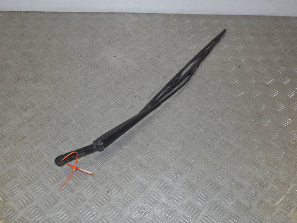 Щеткодержатель (поводок стеклоочистителя, дворник)