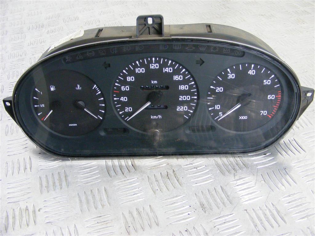 Щиток приборов (приборная панель) Renault Megane 1 (1996-2002) 7700839649