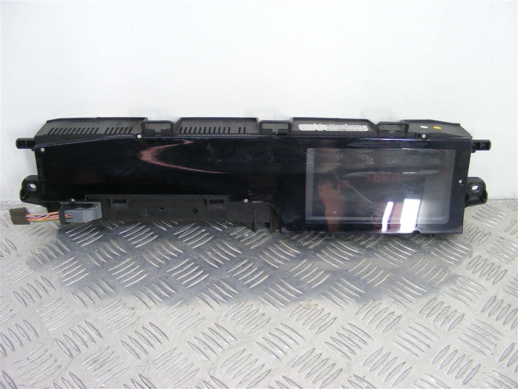 Щиток приборов (приборная панель)