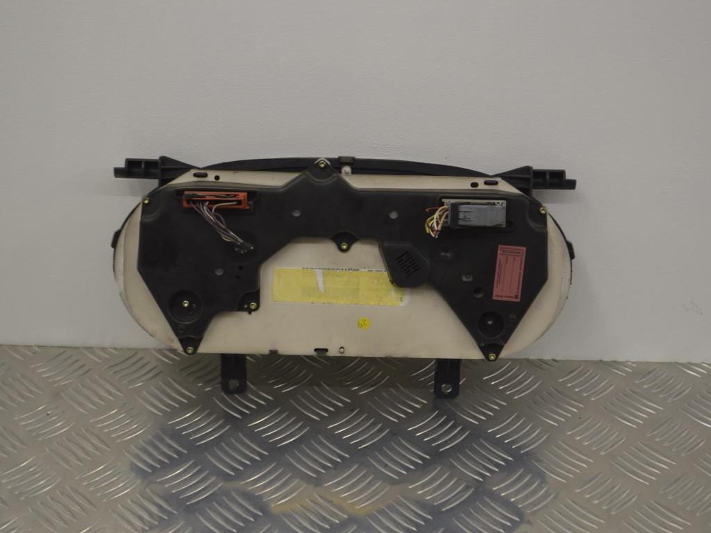 Щиток приборов (приборная панель) Renault Trafic 2 (2001-2006) 8200006339