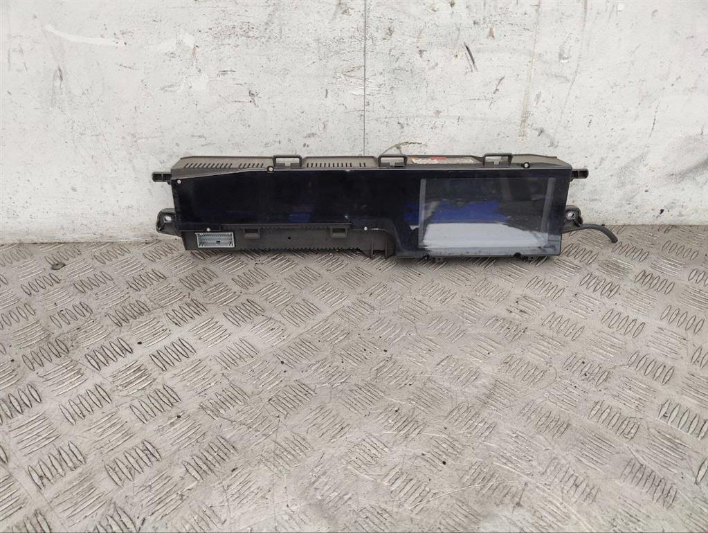 Щиток приборов (приборная панель)