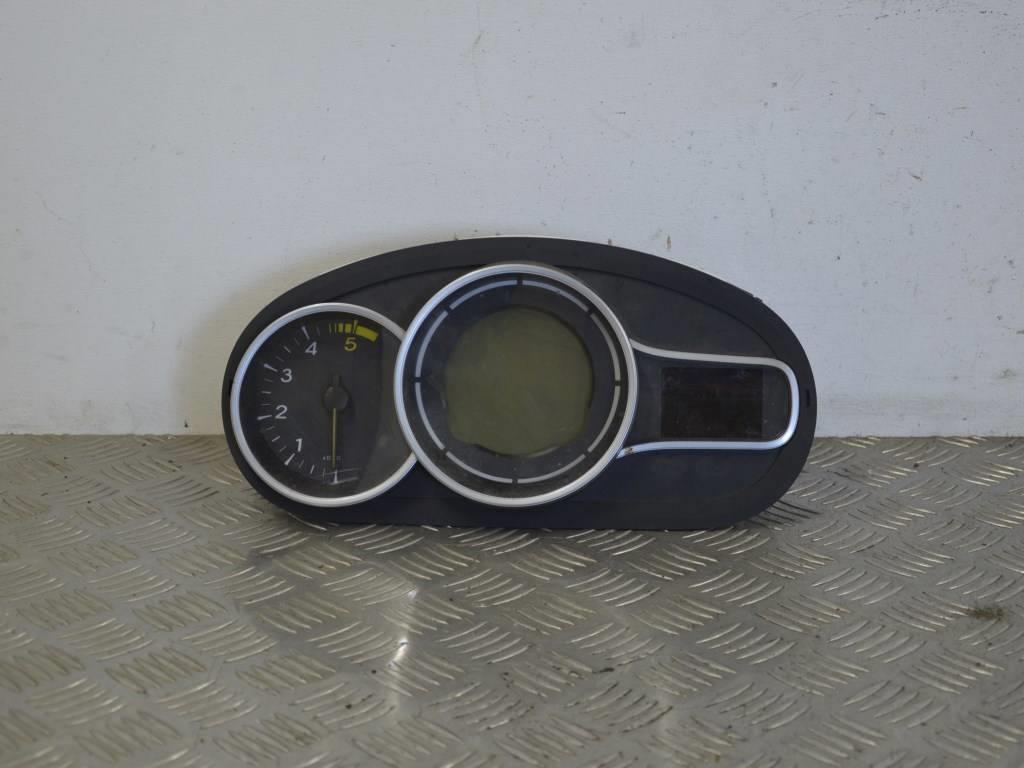 Щиток приборов (приборная панель)