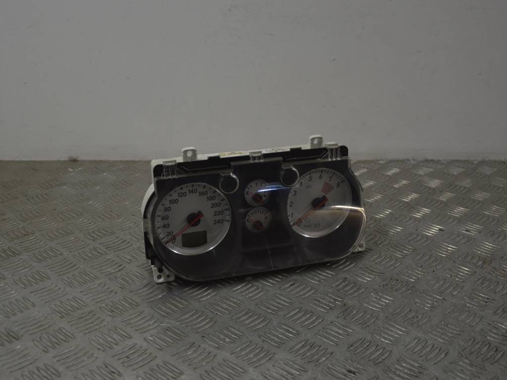 Щиток приборов (приборная панель)