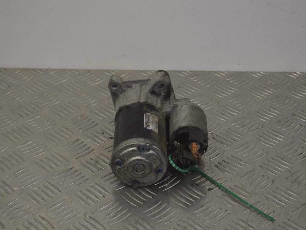 Стартер Renault Sandero 1 (2009-2014) 8200815083