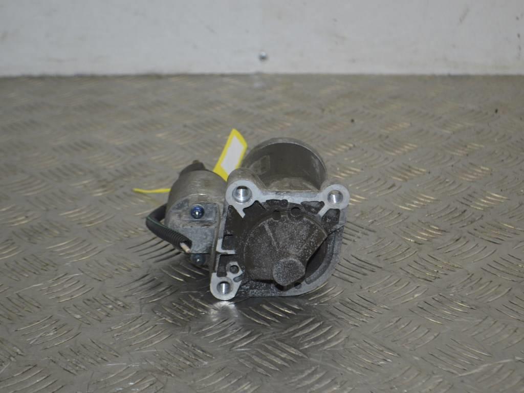 Стартер Renault Sandero 1 (2009-2014) 8200815083