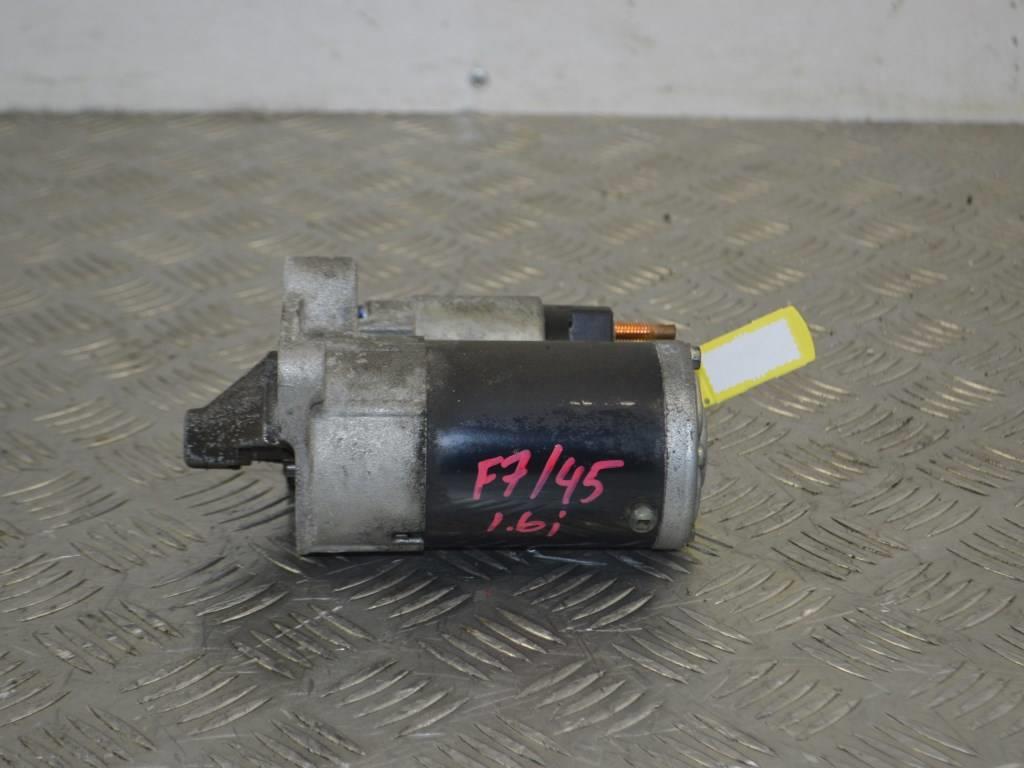 Стартер Renault Sandero 1 (2009-2014) 8200815083