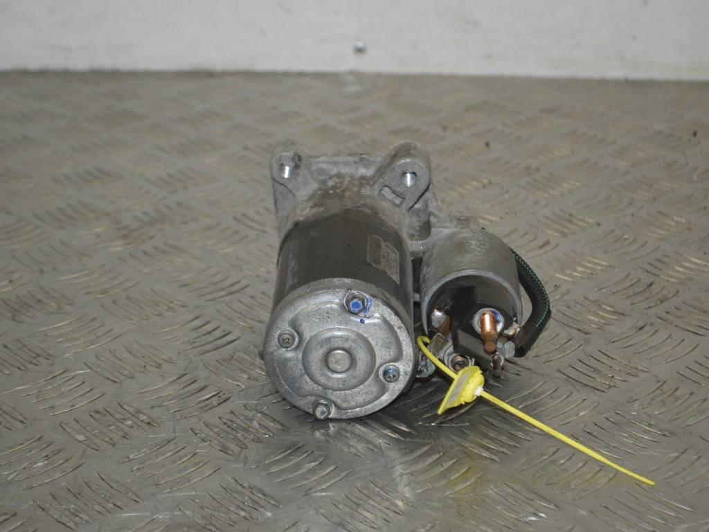 Стартер Renault Sandero 1 (2009-2014) 8200815083
