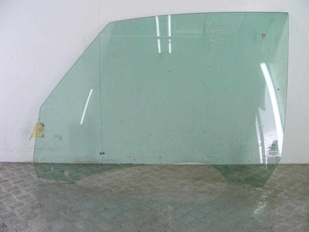 Стекло двери передней левой