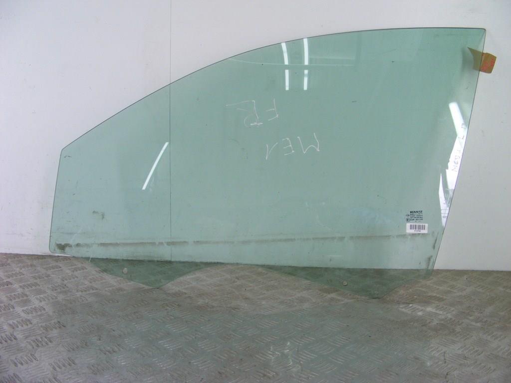 Стекло двери передней левой