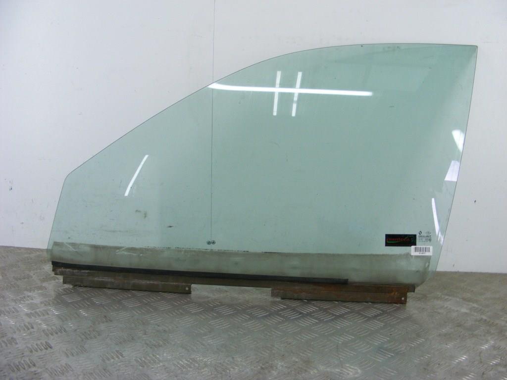 Стекло двери передней левой