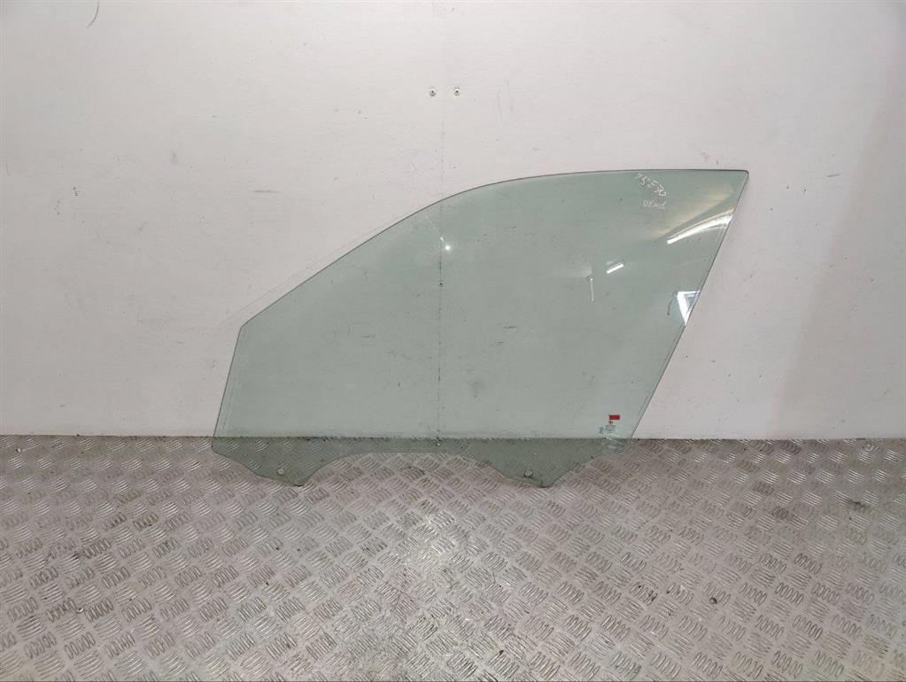 Стекло двери передней левой