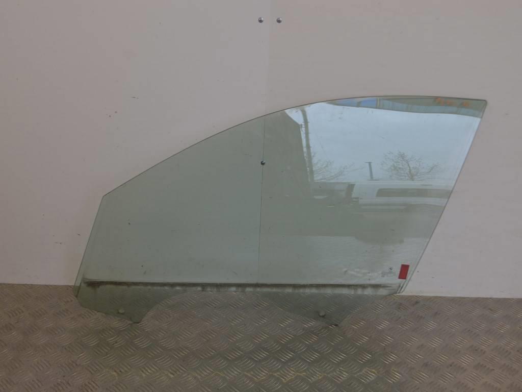 Стекло двери передней левой