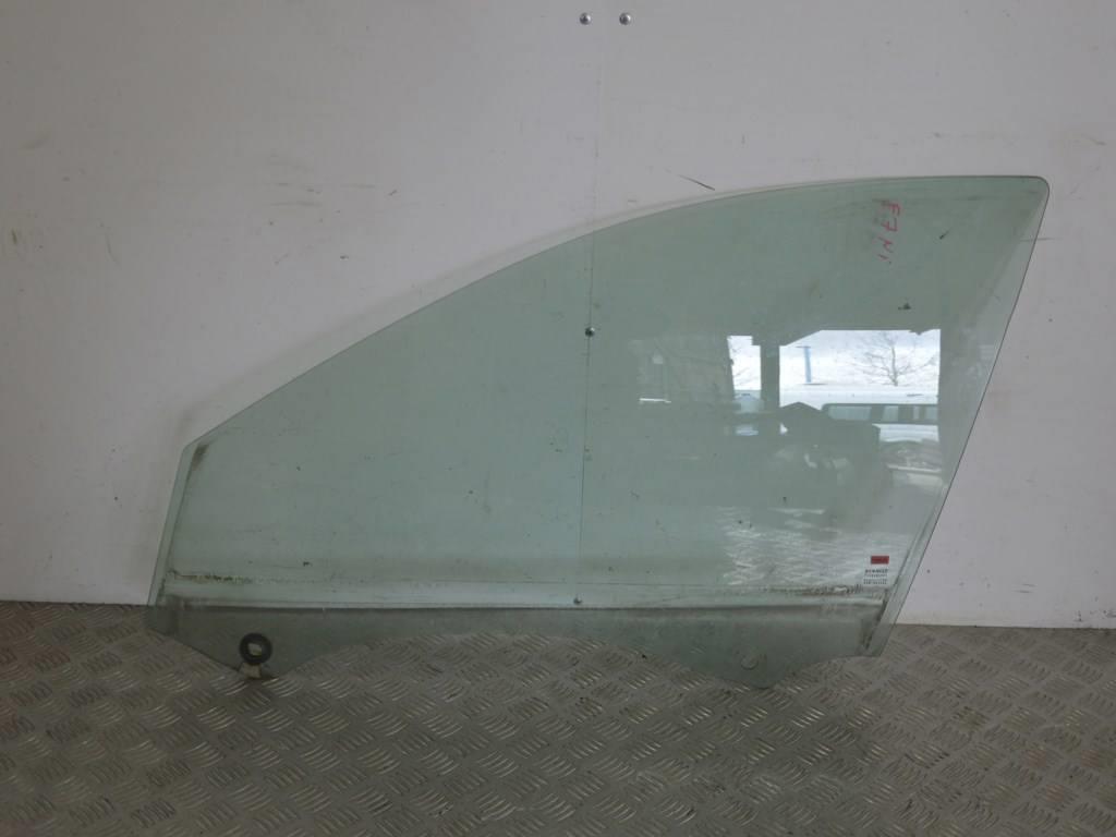 Стекло двери передней левой