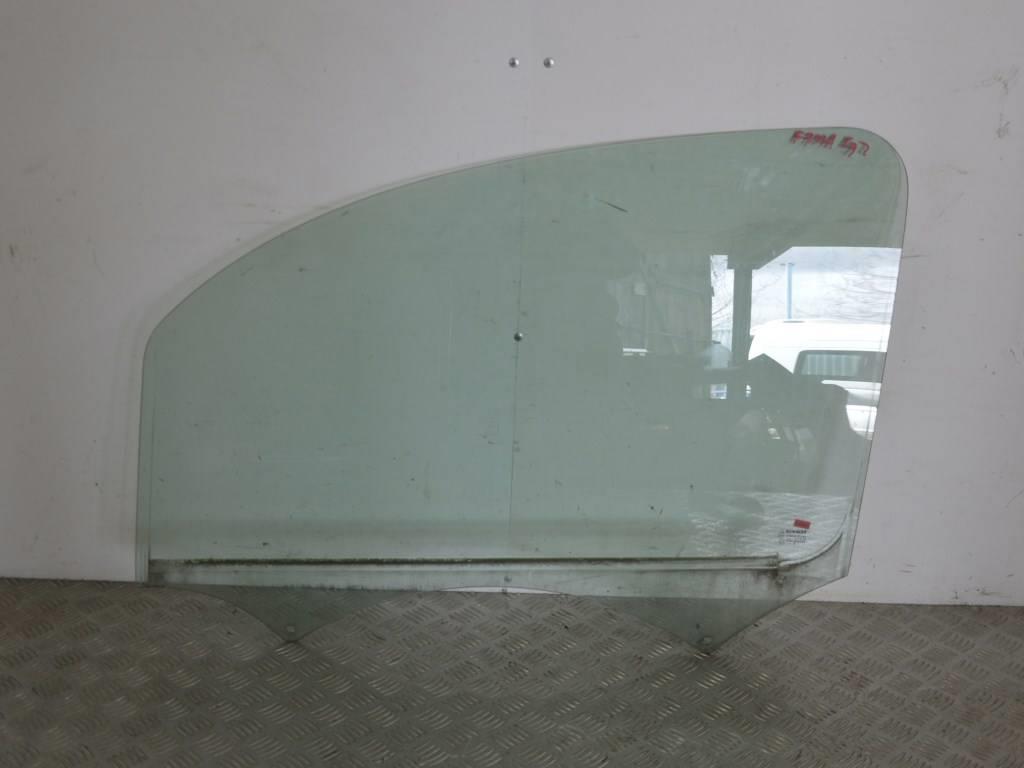 Стекло двери передней левой