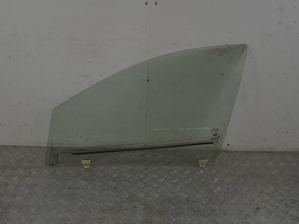 Стекло двери передней левой