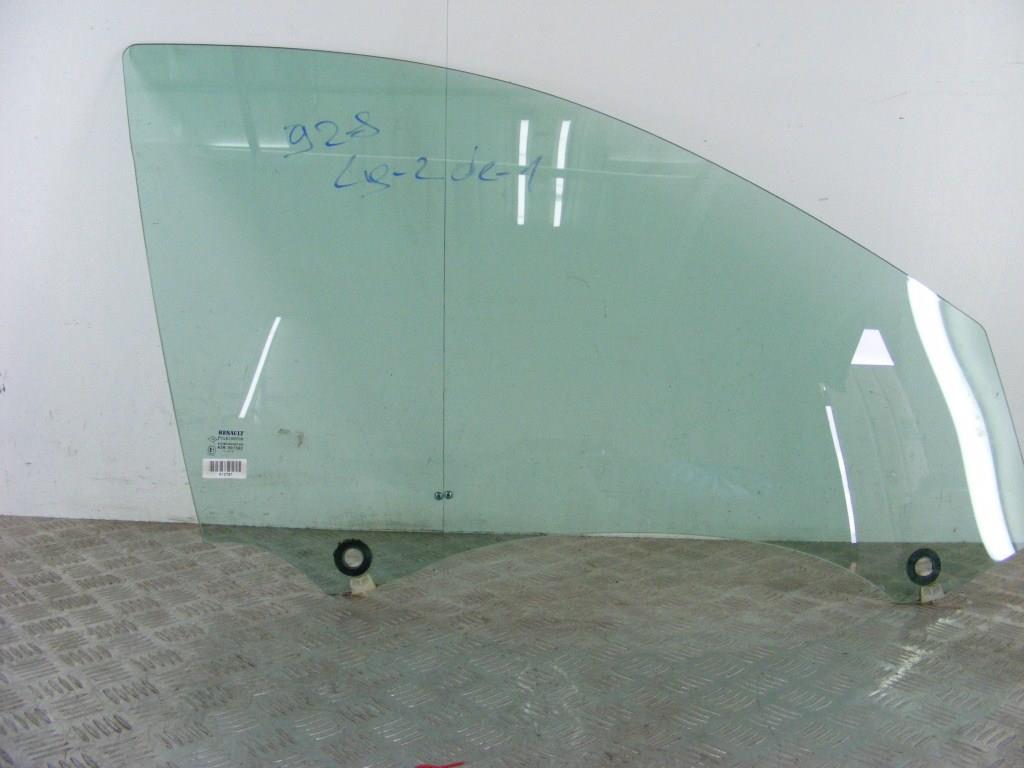 Стекло двери передней правой