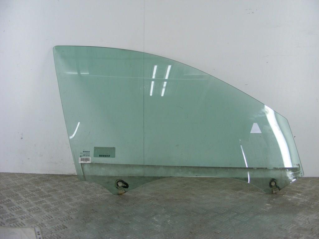 Стекло двери передней правой