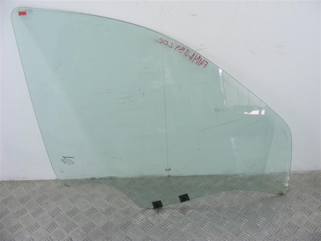 Стекло двери передней правой