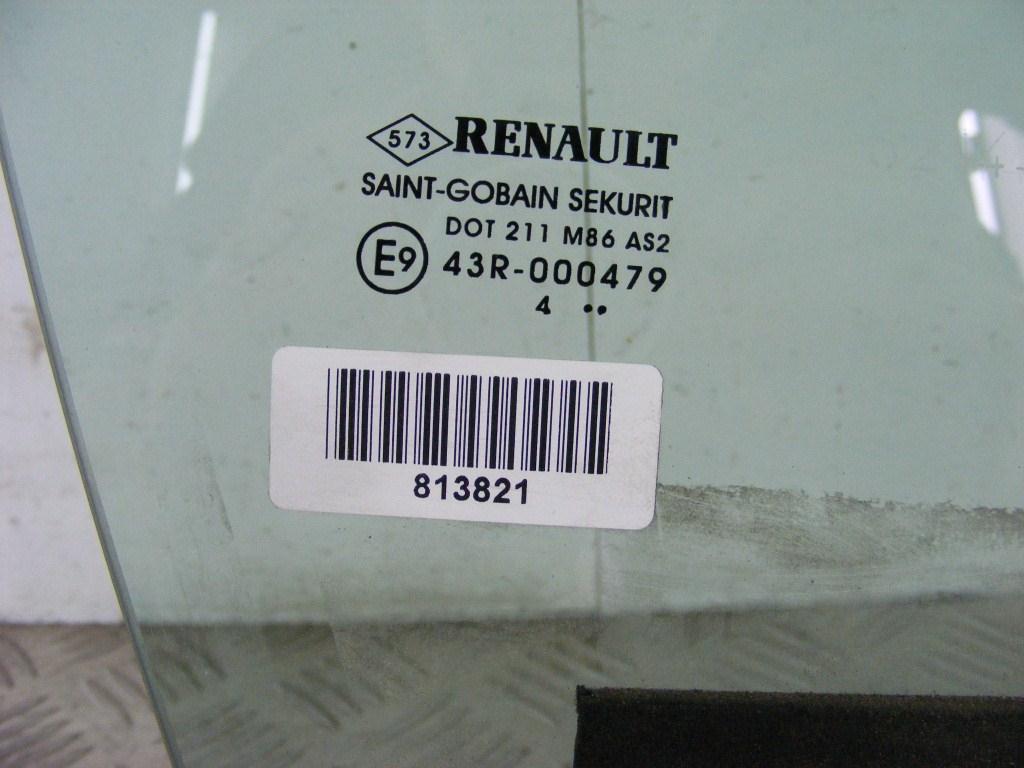 Стекло двери передней правой