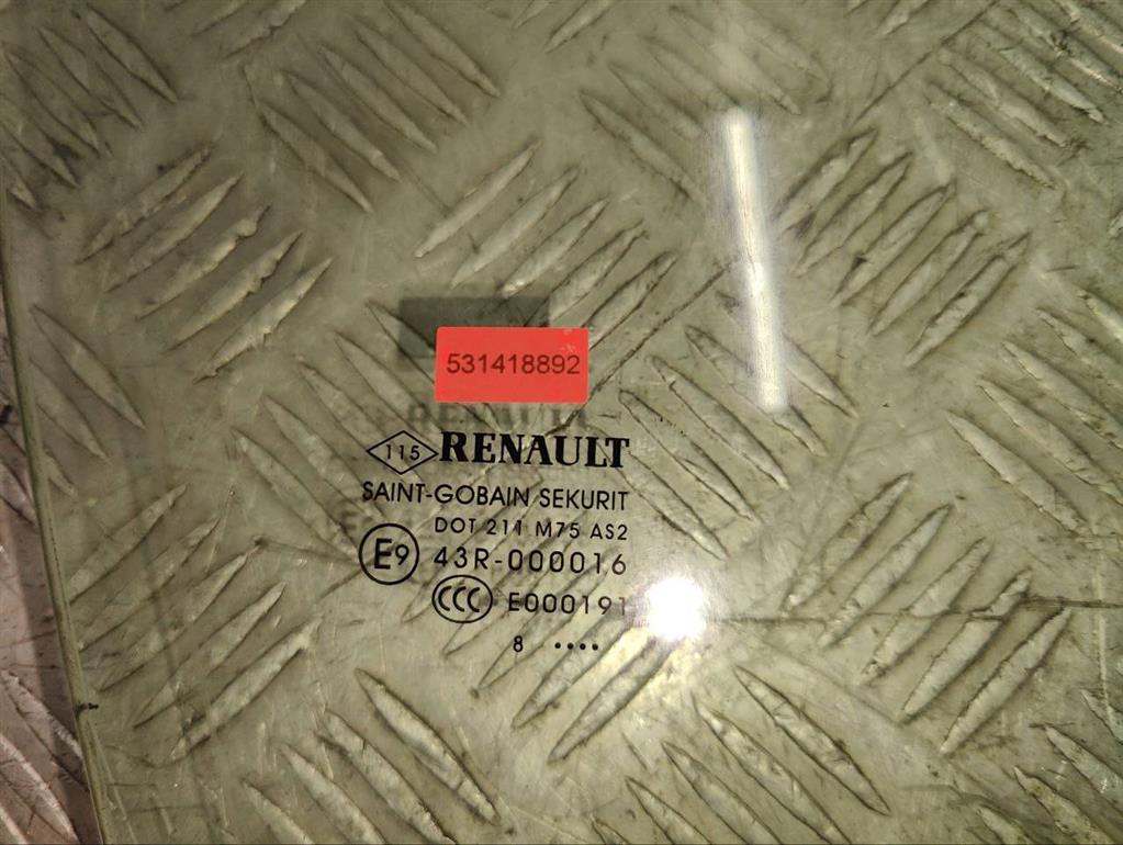 Стекло двери передней правой