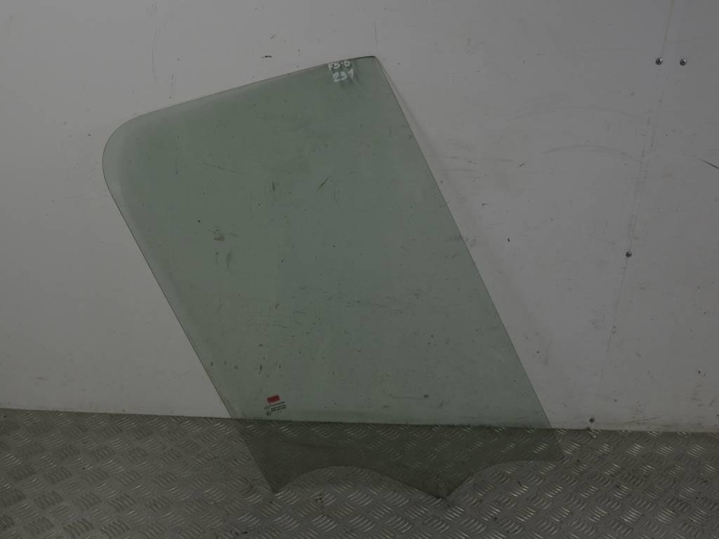 Стекло двери передней правой