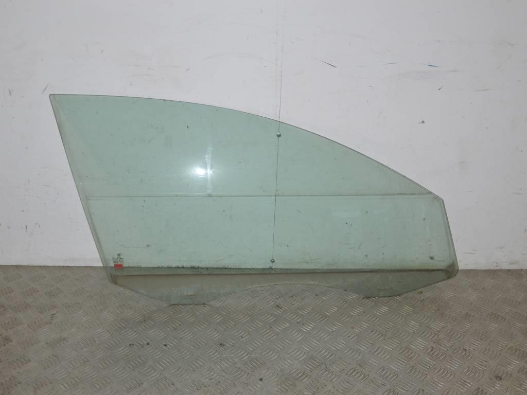 Стекло двери передней правой