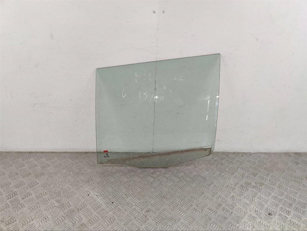 Стекло двери задней левой