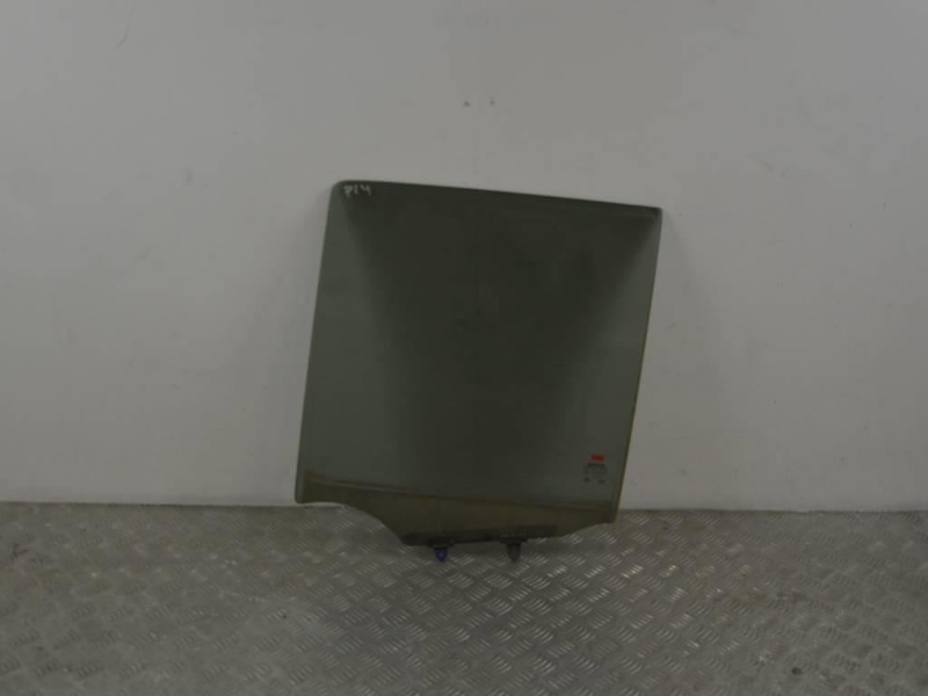 Стекло двери задней левой