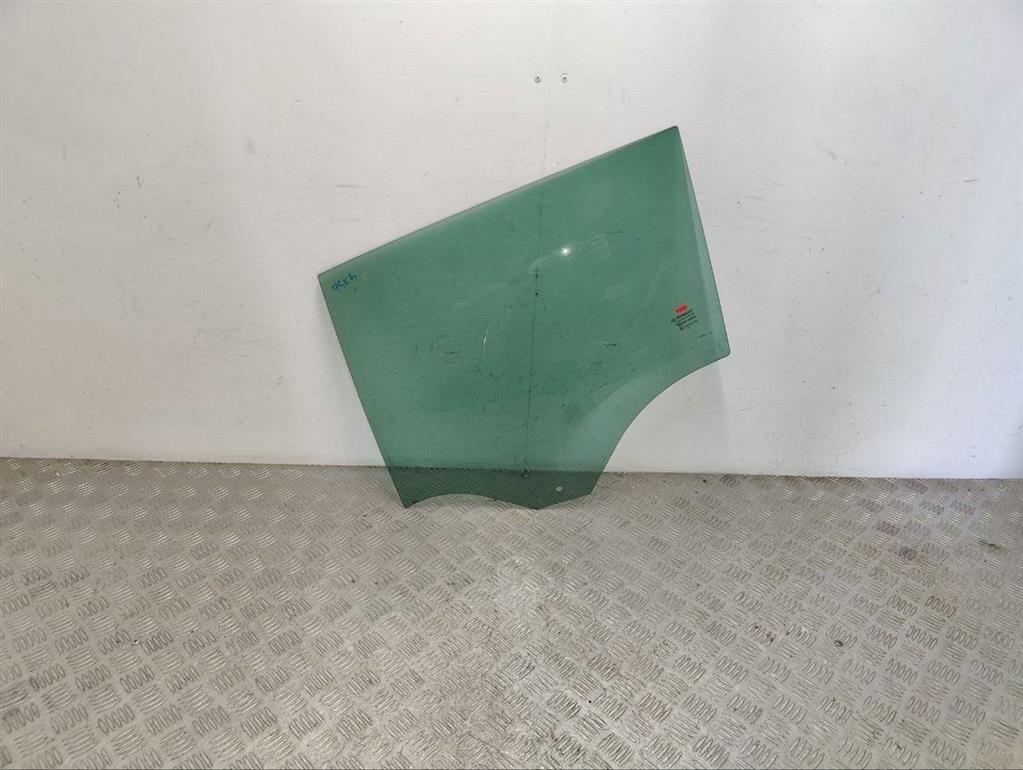 Стекло двери задней левой