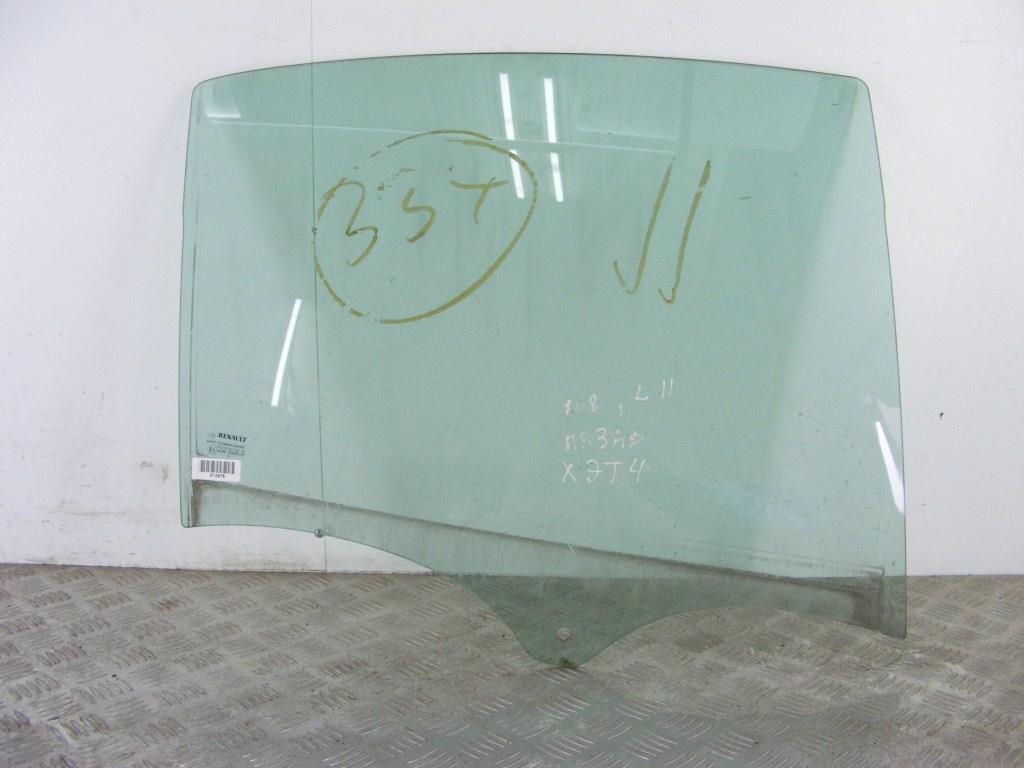 Стекло двери задней правой