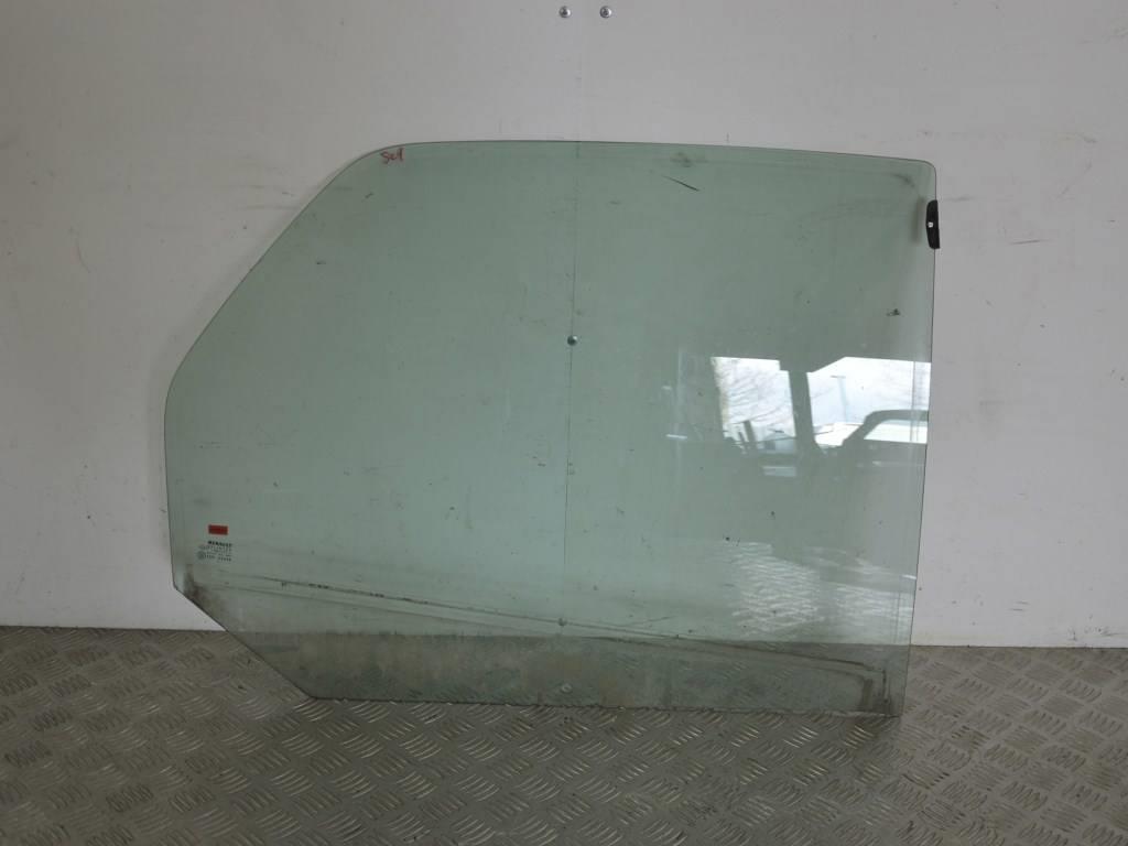 Стекло двери задней правой Renault Scenic 1 (1996-2003)