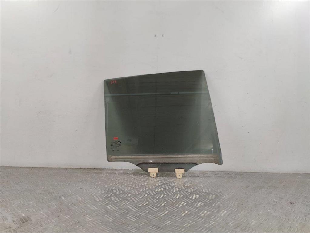 Стекло двери задней правой