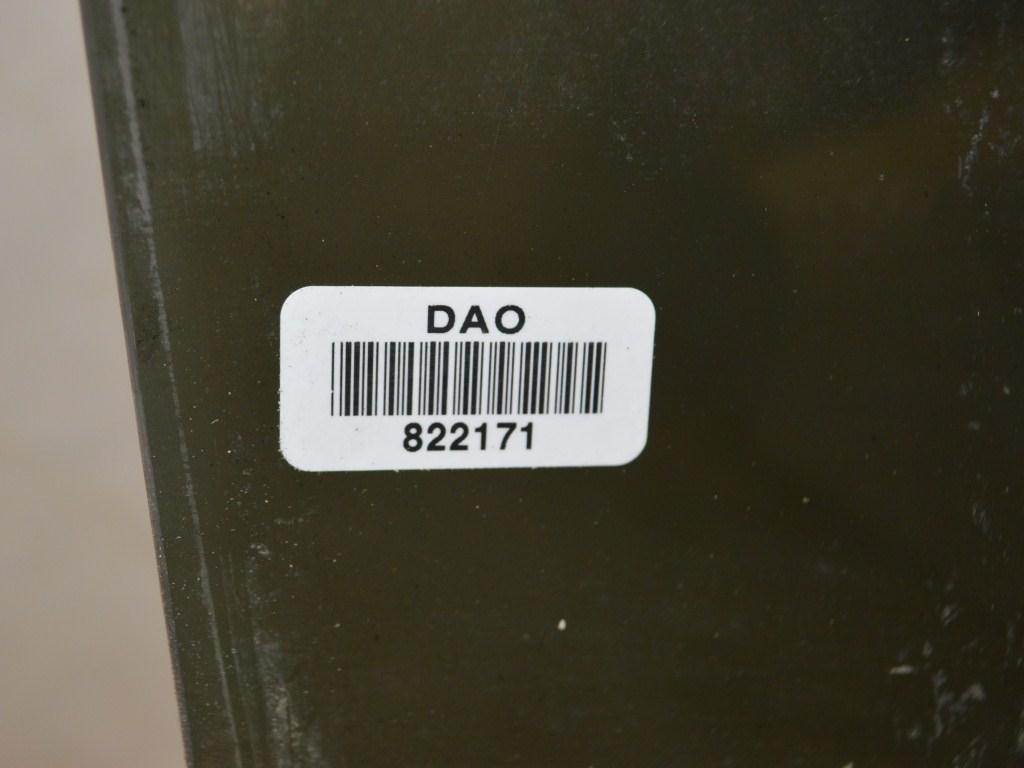 Стекло двери задней правой