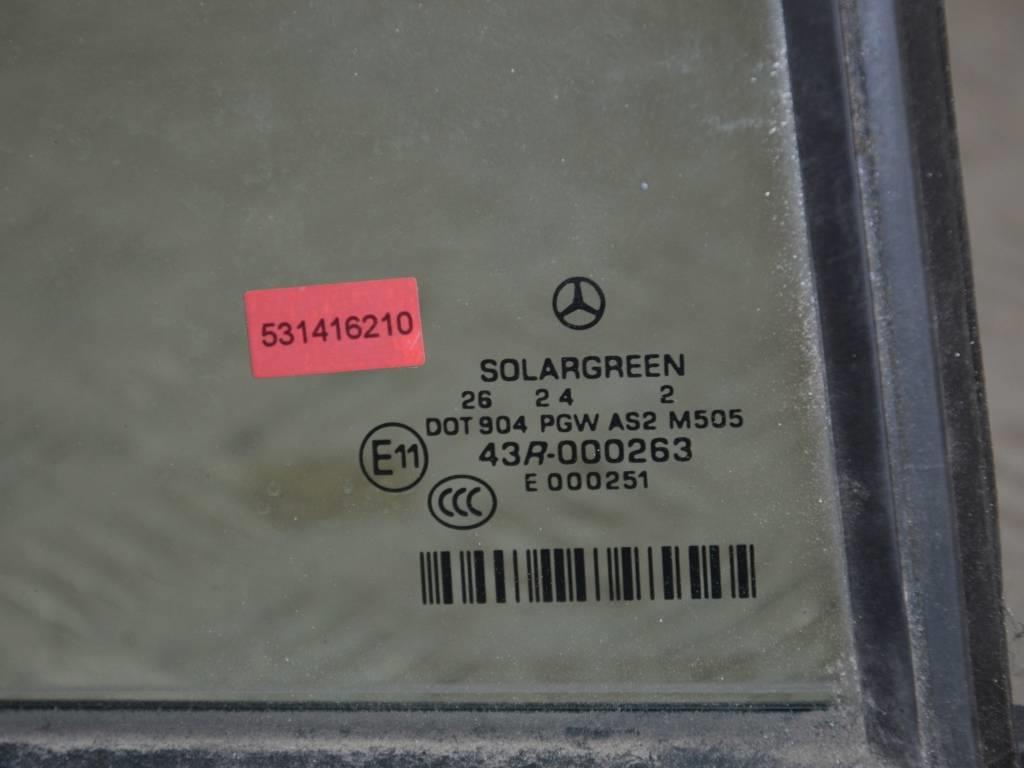 Стекло двери задней правой