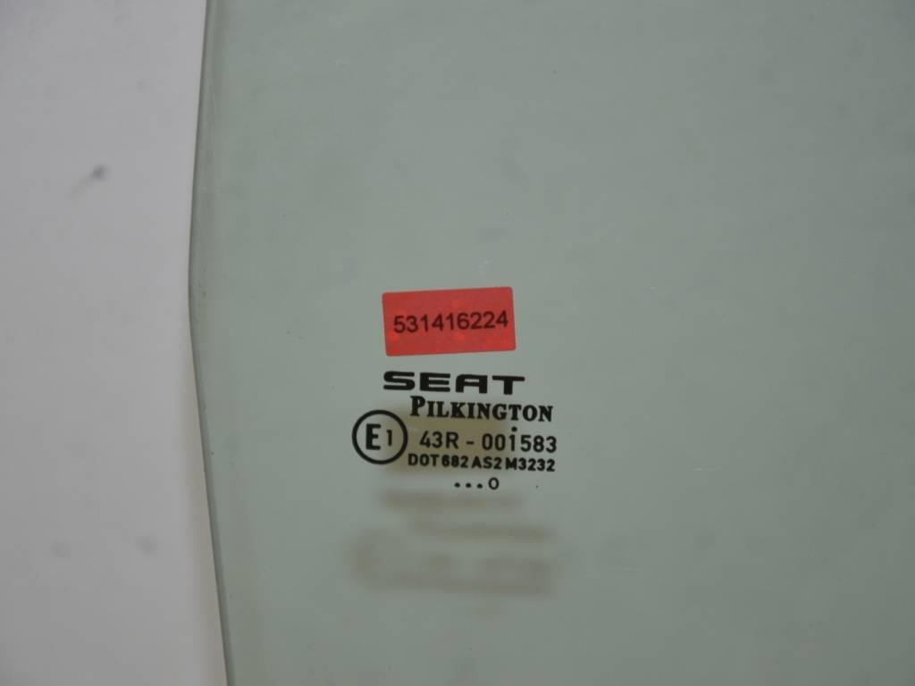 Стекло двери задней правой