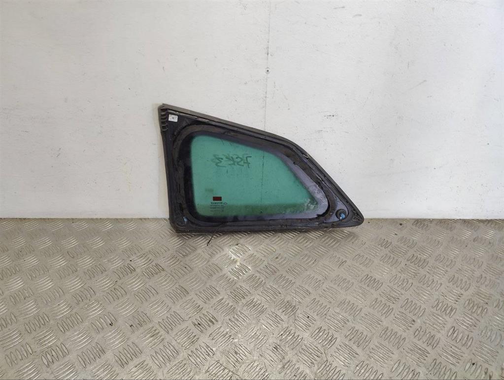 Стекло кузовное боковое правое