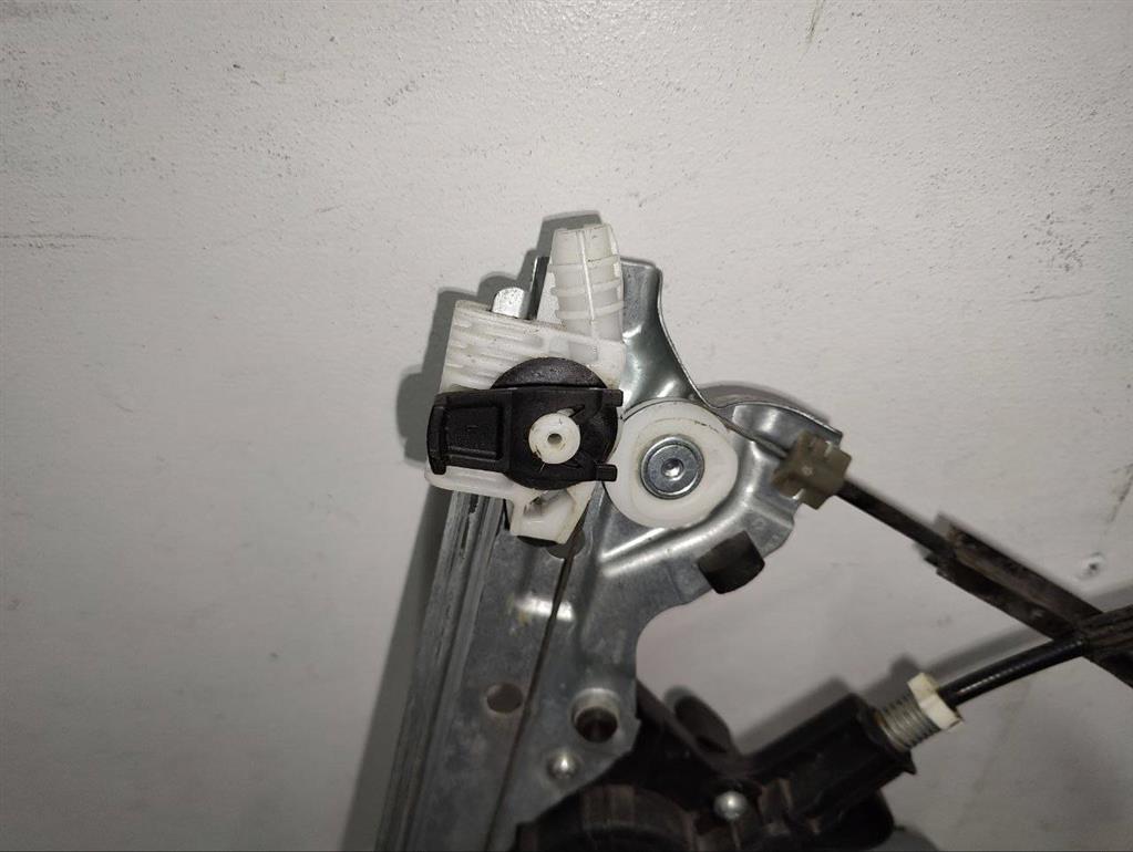 Стеклоподъемник электрический передний левый