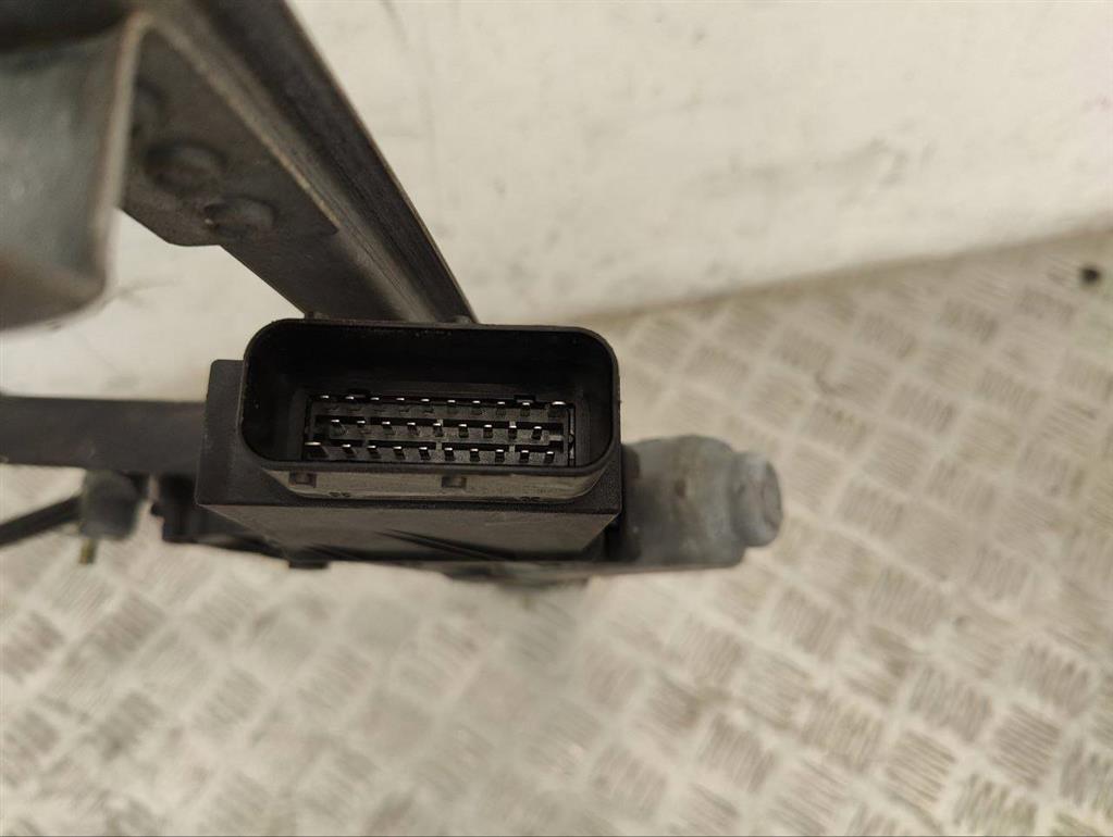 Стеклоподъемник электрический передний правый