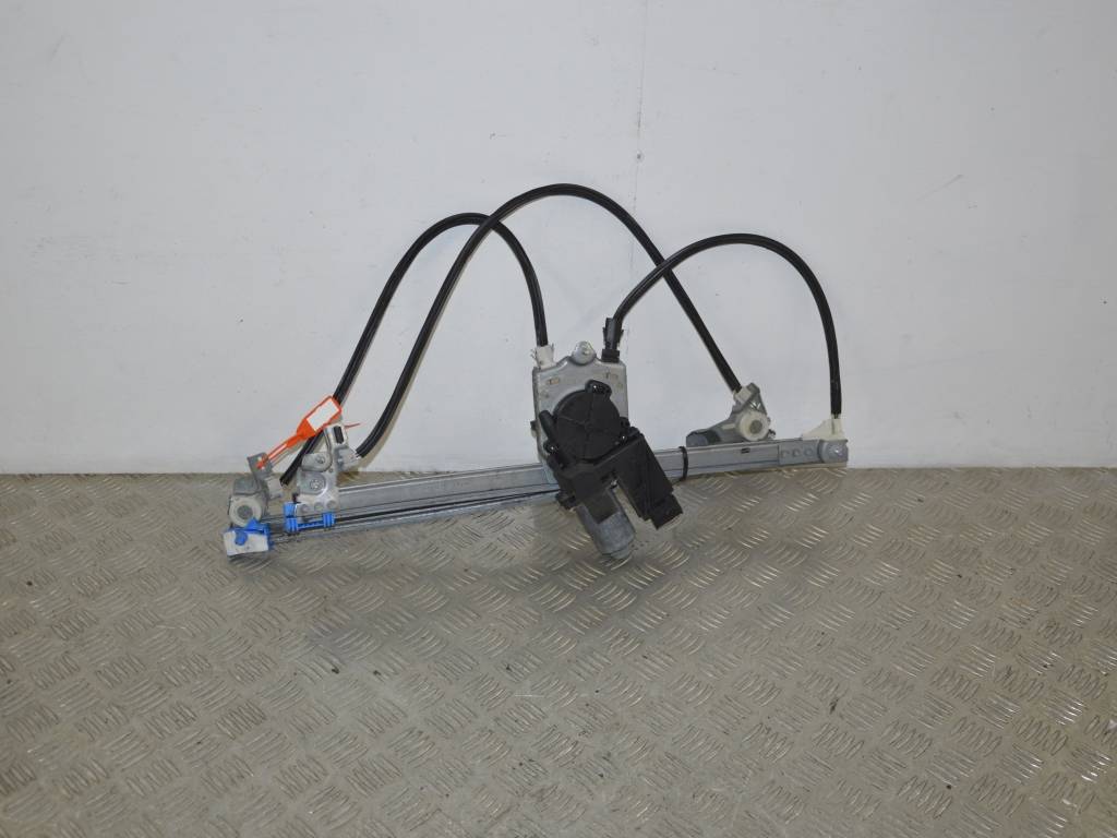 Стеклоподъемник электрический передний правый